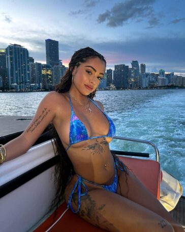 malu trevejo sexy bikini boat onlyfans set leaked sdjbye 364x455 1