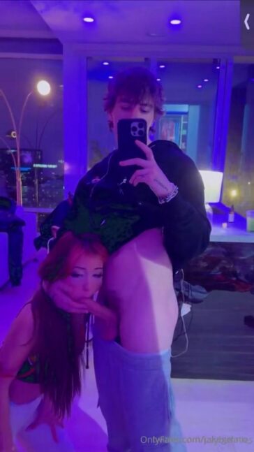 waifumiia nude blowjob selfie onlyfans video leaked mzakjx 364x647 1