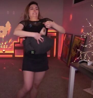 alinity boob flash epgffa