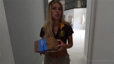 ambie bambii delivery girl sex video leaked